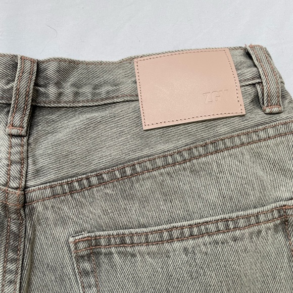 NWT ZeeGeeWhy Women’s Gray Super High Rise Loose Jeans Size 28 waist - Picture 7 of 8